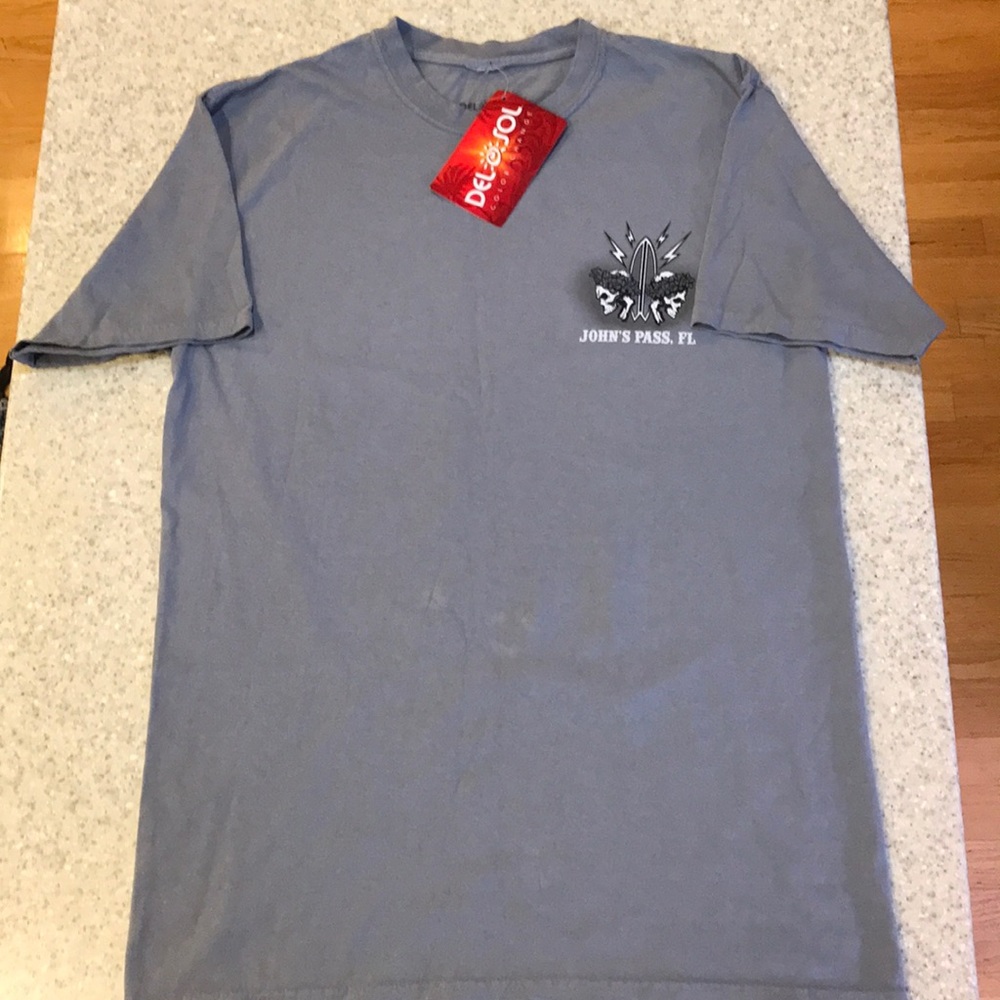 Del Sol color changing T-shirt surfing
